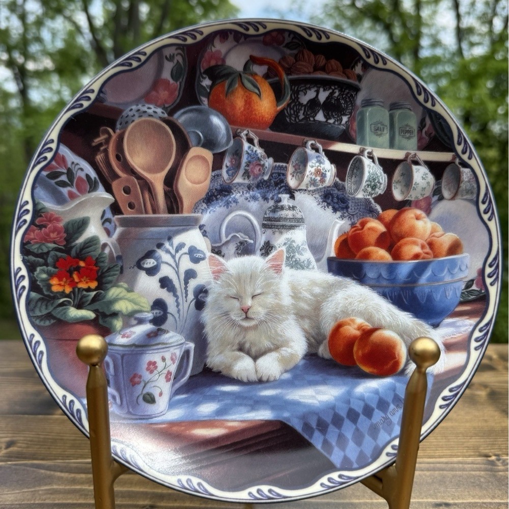 White Cat Collector Plate Bradford Exchange Mabel's Sunny Retreat Mary Ann Lashe